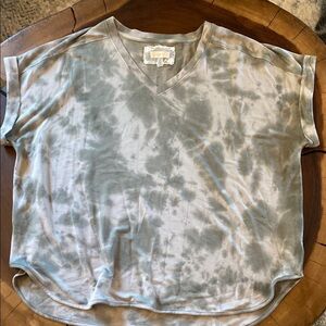 Cupio Gray and White Boxy Short Sleeve Tee/ Size 2X